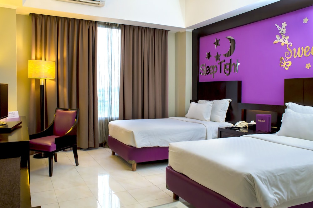 Standard Twin Room, City View photo 1