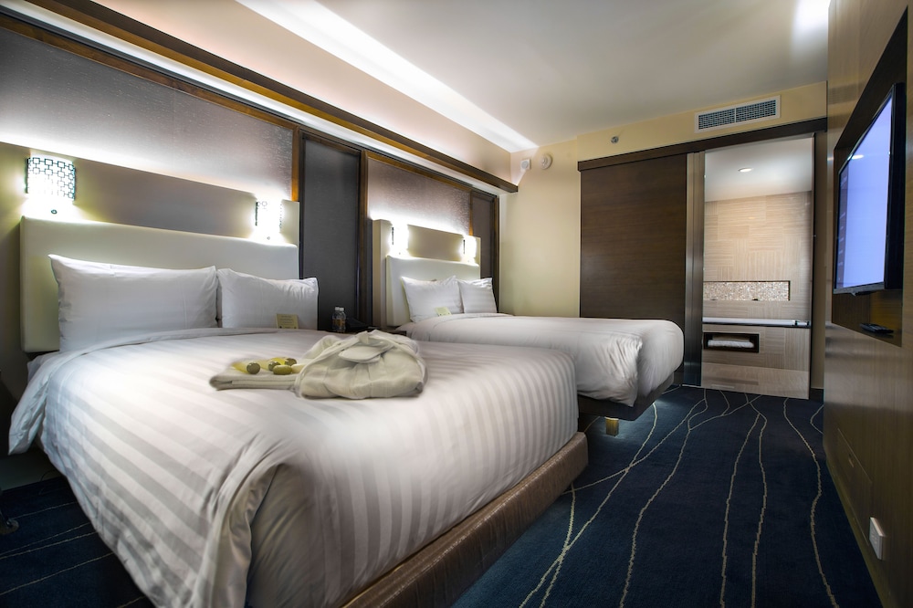 Executive Suite, 2 Double Beds- Children (6-11 yrs old) will incur additional charge for breakfast photo 1