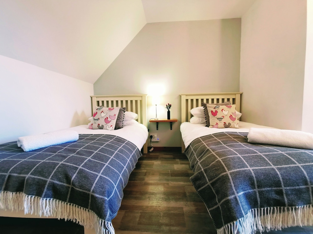 Twin Room (Room 7 No pets) photo 2