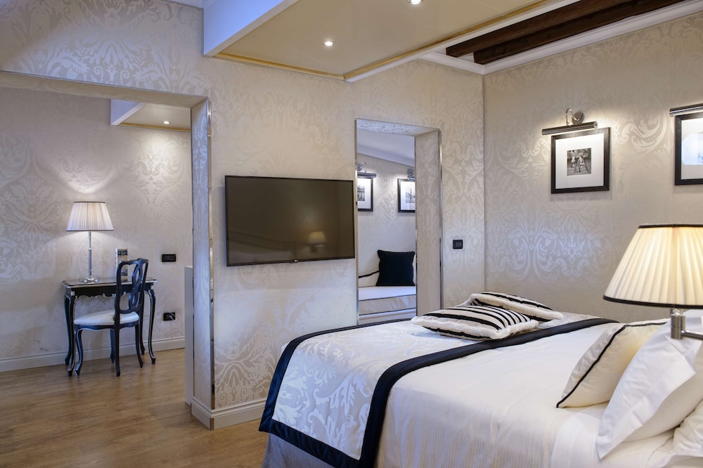 Premium Room, 1 Queen Bed, Non Smoking