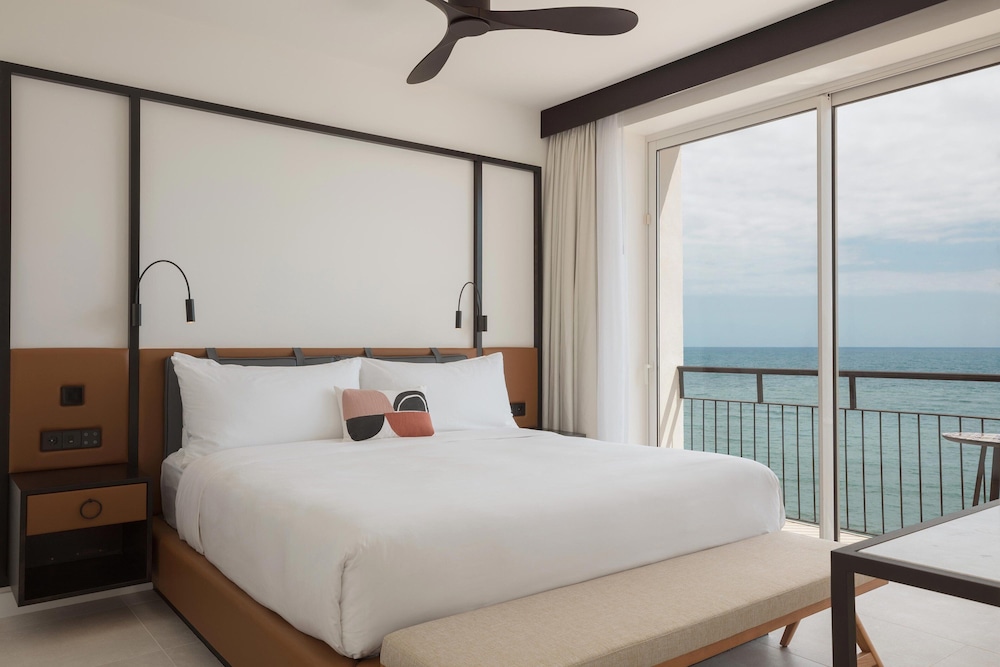 Deluxe Room, 2 Twin Beds, Sea View - Photo 15