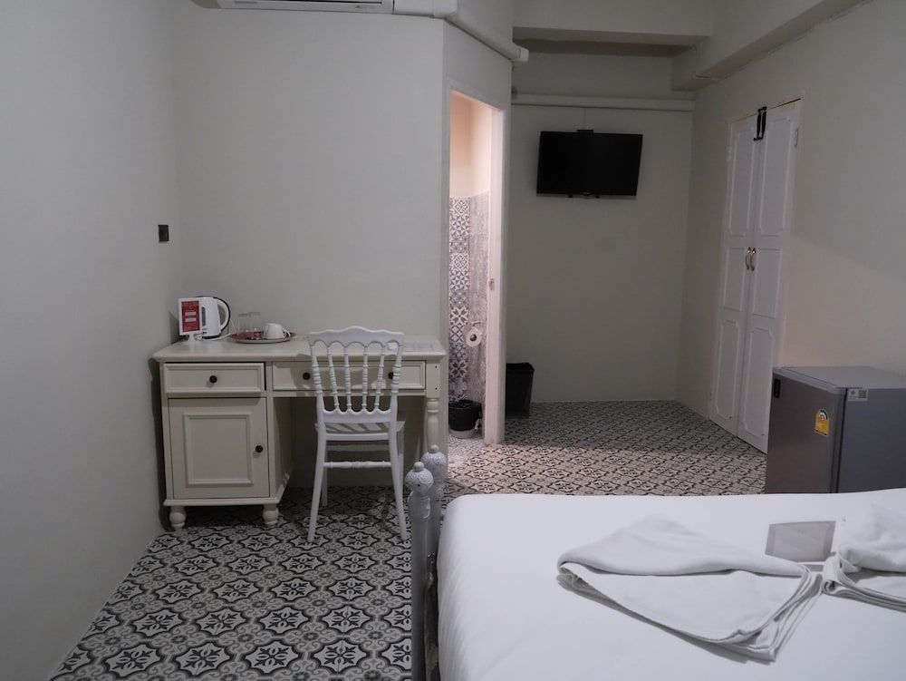 Standard Double Room, 1 Queen Bed, Non Smoking photo 3