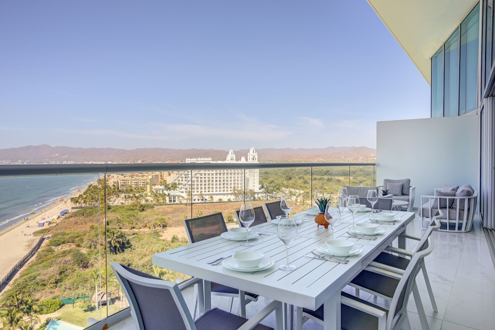 Luxury Penthouse, Ocean View