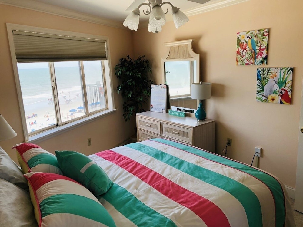 Condo, 3 Bedrooms photo 2