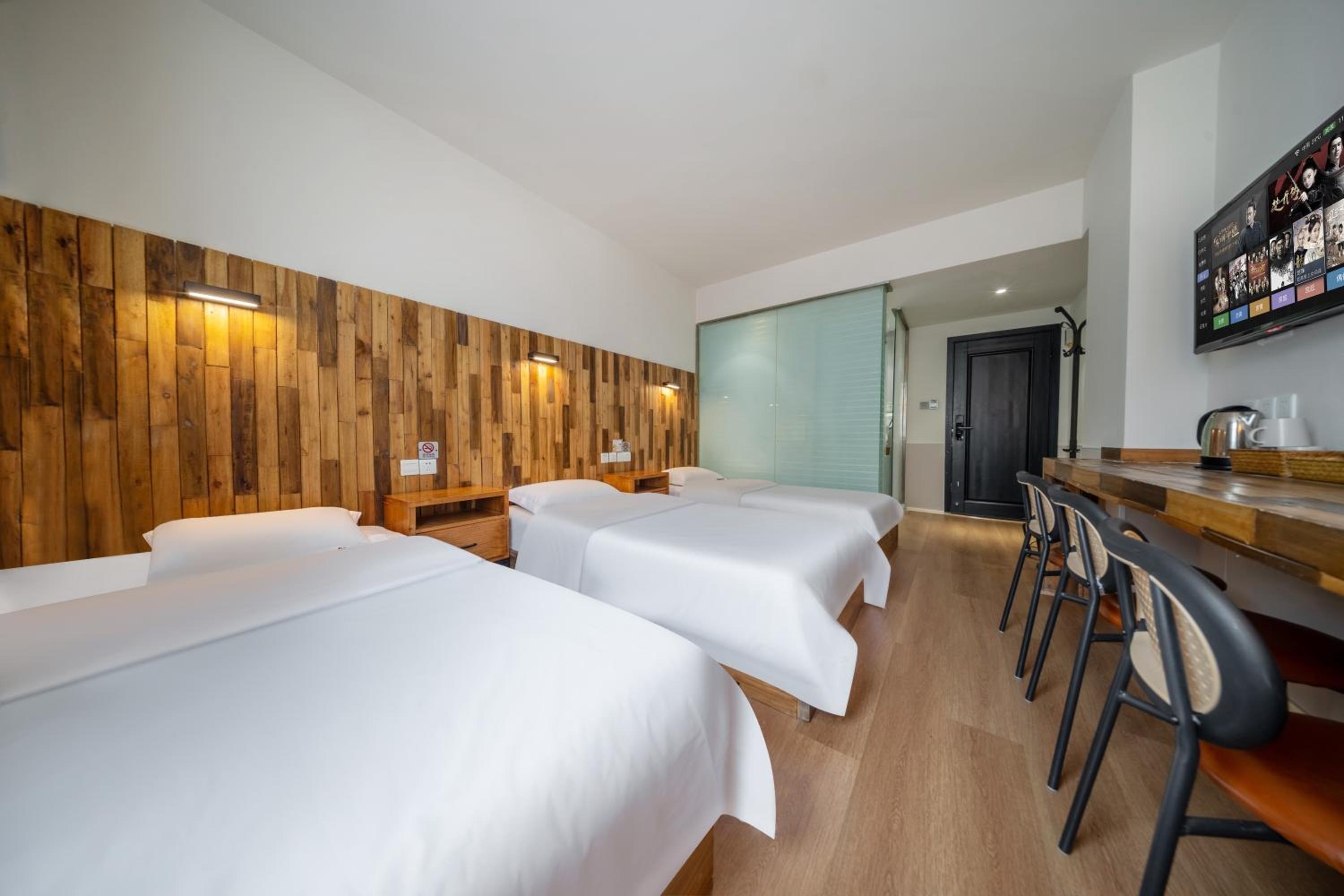 Standard Triple Room with Private Bathroom