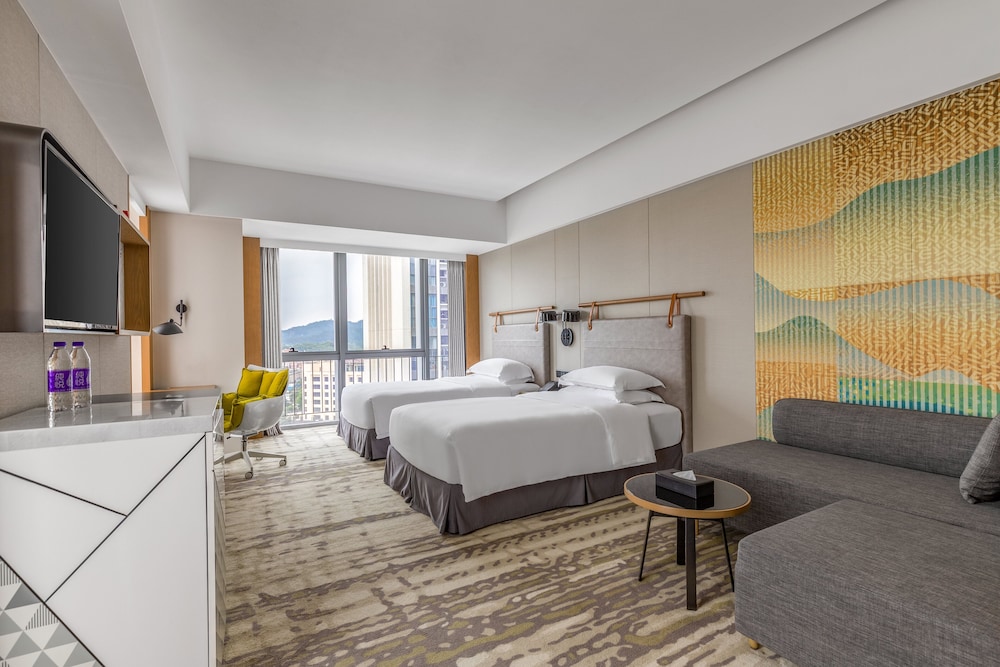 Standard Room, 2 Twin Beds (Mid Floor)