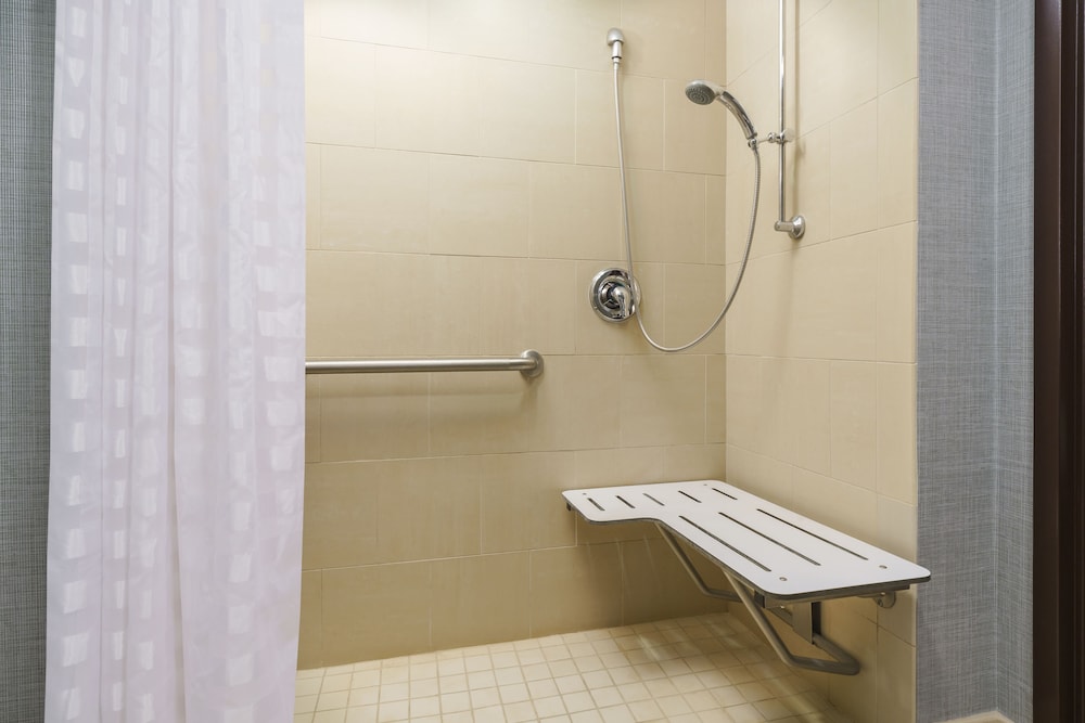 Room, Multiple Beds, Accessible - Photo 4