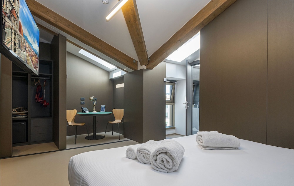 Deluxe Double or Twin Room photo 2