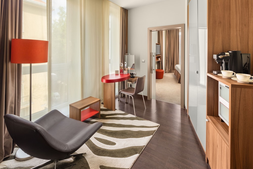 Junior Suite, 1 King Bed, Non Smoking - Photo 7