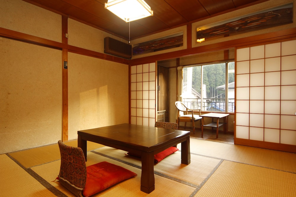 Japanese-Style Room Shared Bathroom photo 2