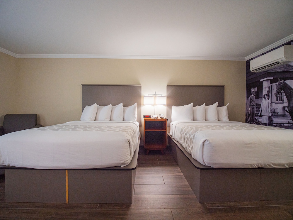 Standard Room, 2 Queen Beds - Photo 2