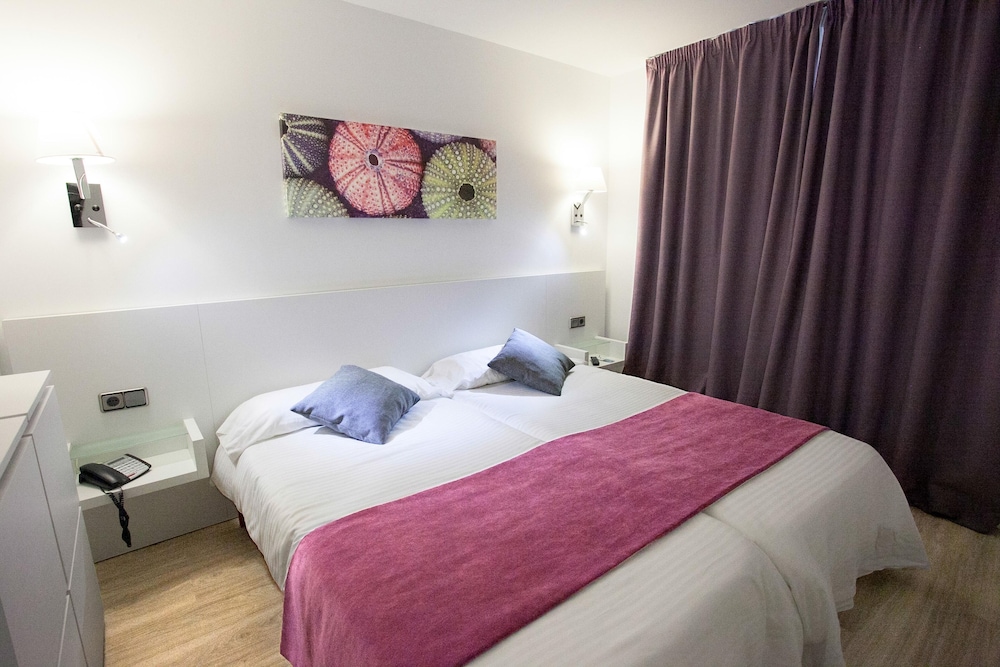 Standard Double Room - Photo 7