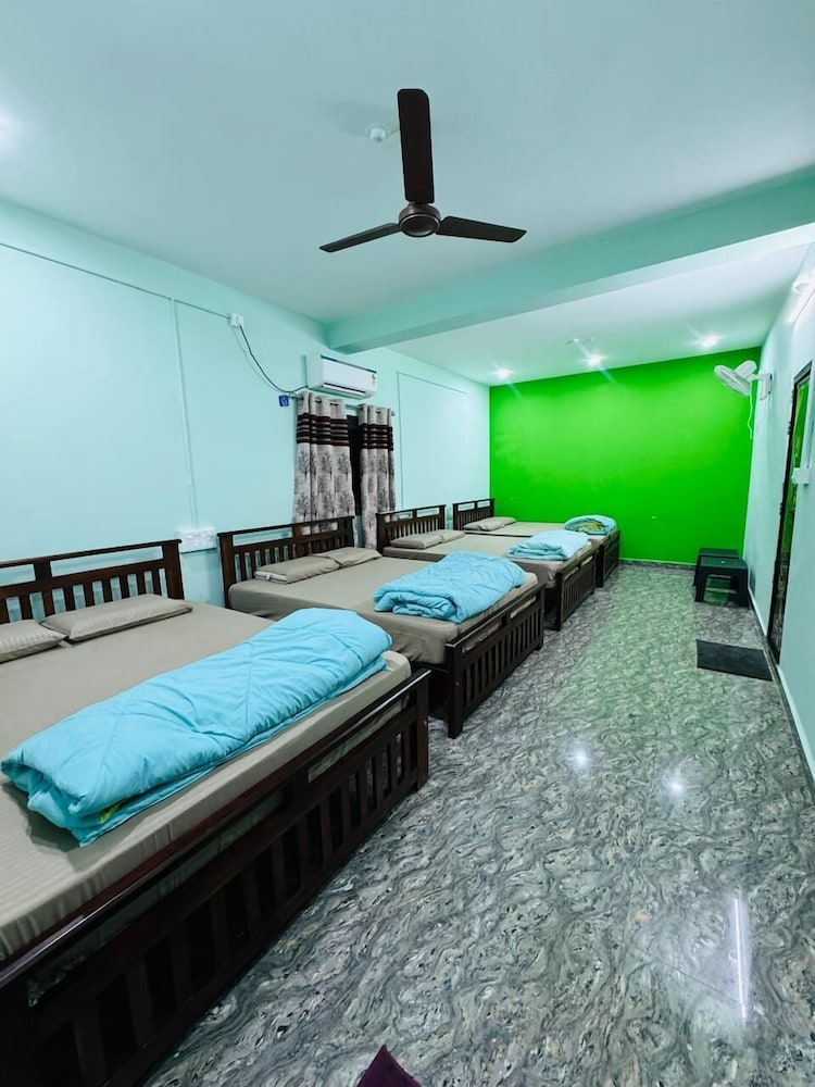Economy Room photo 3