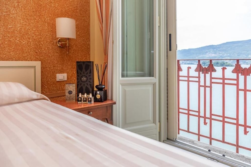 Junior Suite Vista Lago con Balcone - Photo 4