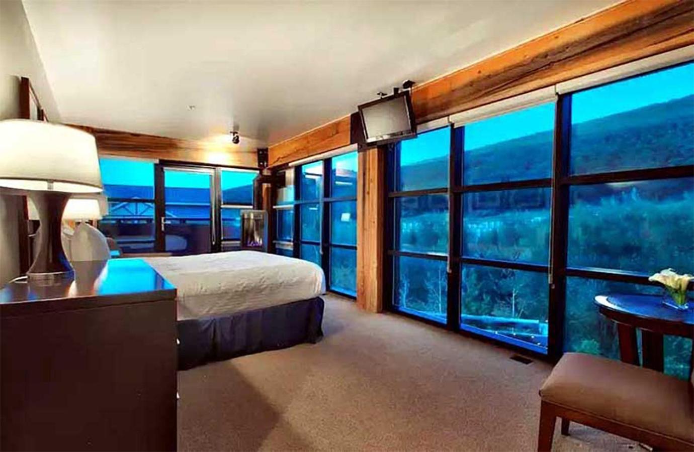 Three-Bedroom Suite photo 1