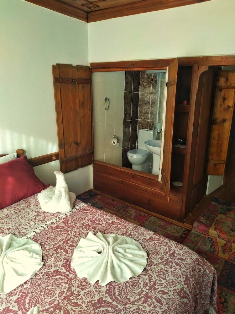 Standard Triple Room - Photo 2