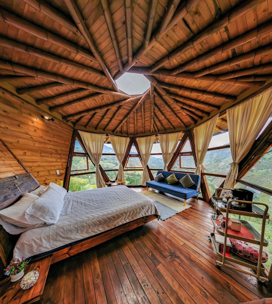 Deluxe Cabin, Balcony, Mountain View photo 1