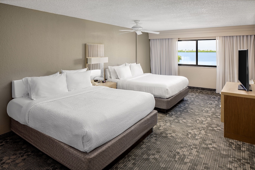Suite, 1 Bedroom - Photo 2