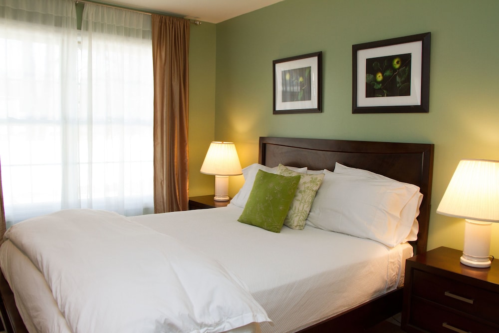 Room, 1 Queen Bed (The Shekomeko Room)