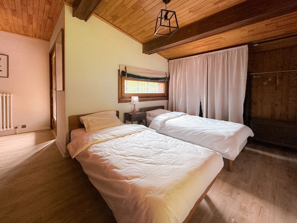 Family Suite, Shared Bathroom (Dortoir)