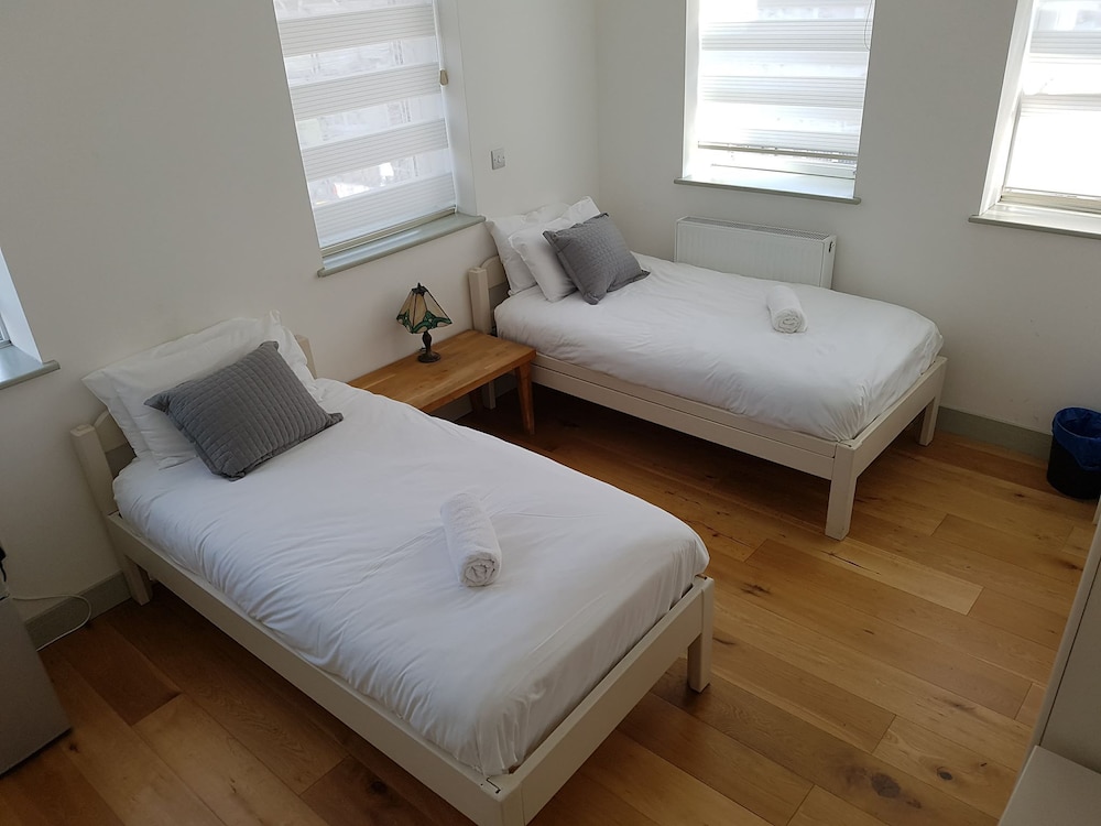 Twin Room, Ensuite photo 2