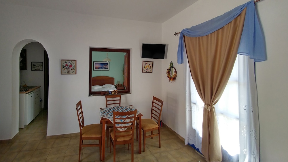 Apartment, 2 Bedrooms, Sea View photo 3