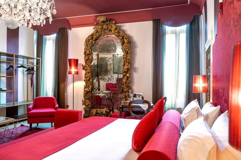 Junior Suite, Canal View