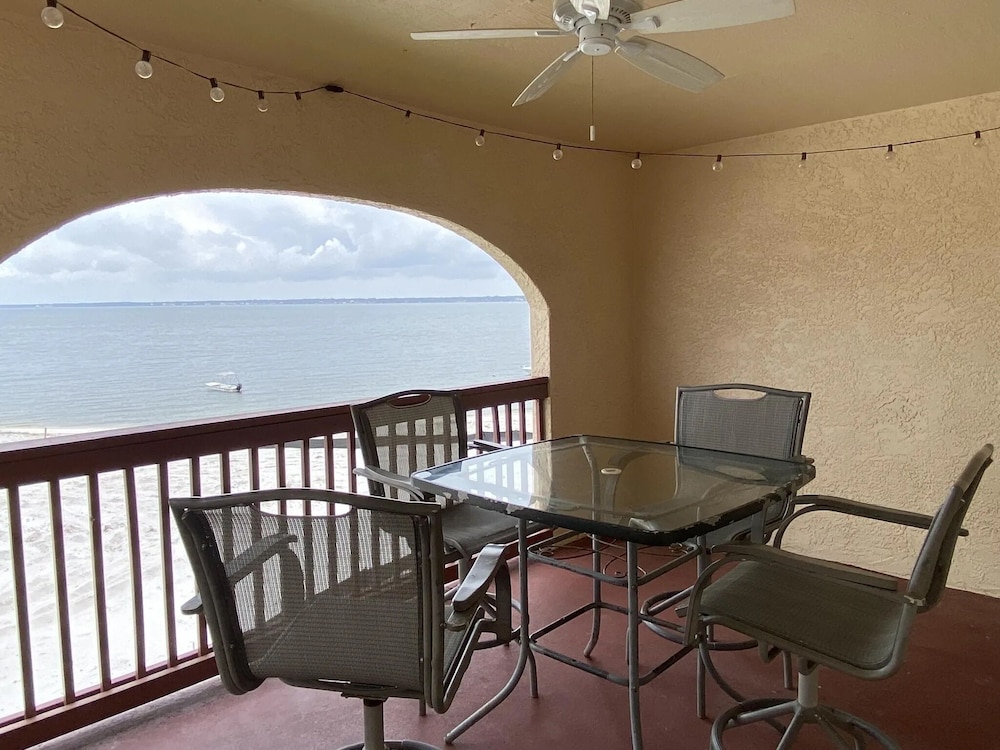 Condo, 1 Bedroom