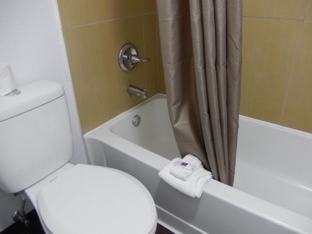 Standard Room, 2 Queen Beds, Non Smoking, Kitchenette - Photo 5