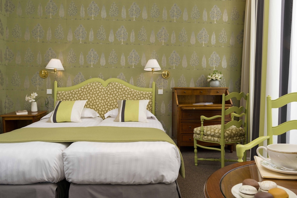 Superior Double or Twin Room photo 3