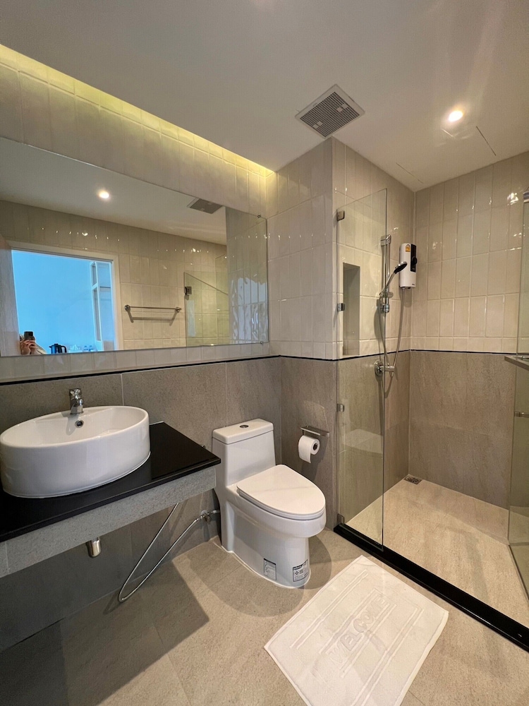 Deluxe Twin Room - Photo 2