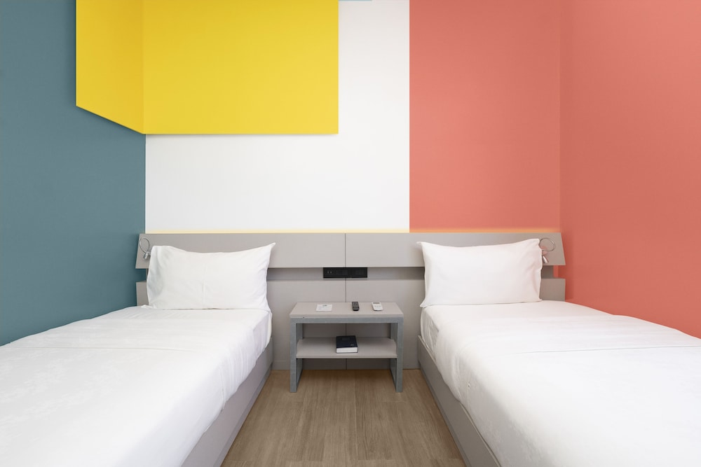 Superior Twin Room, 2 Twin Beds - Photo 1