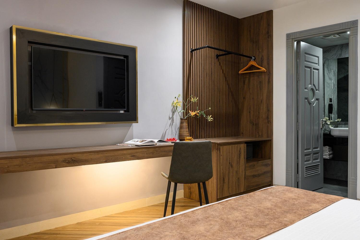 Deluxe King Room