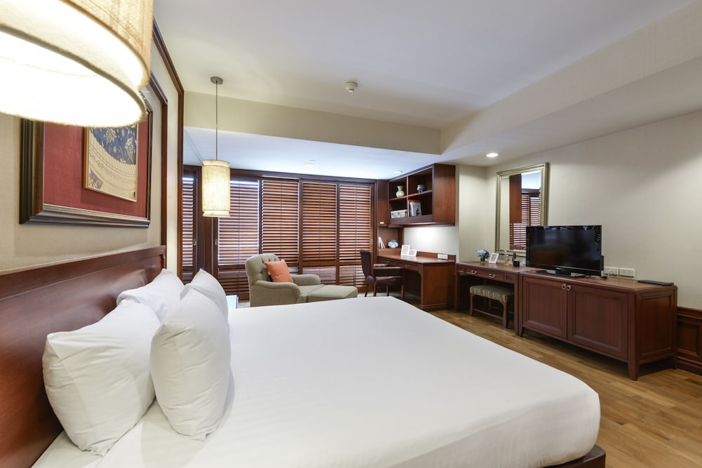 1 Bedroom Grand King Bed photo 3