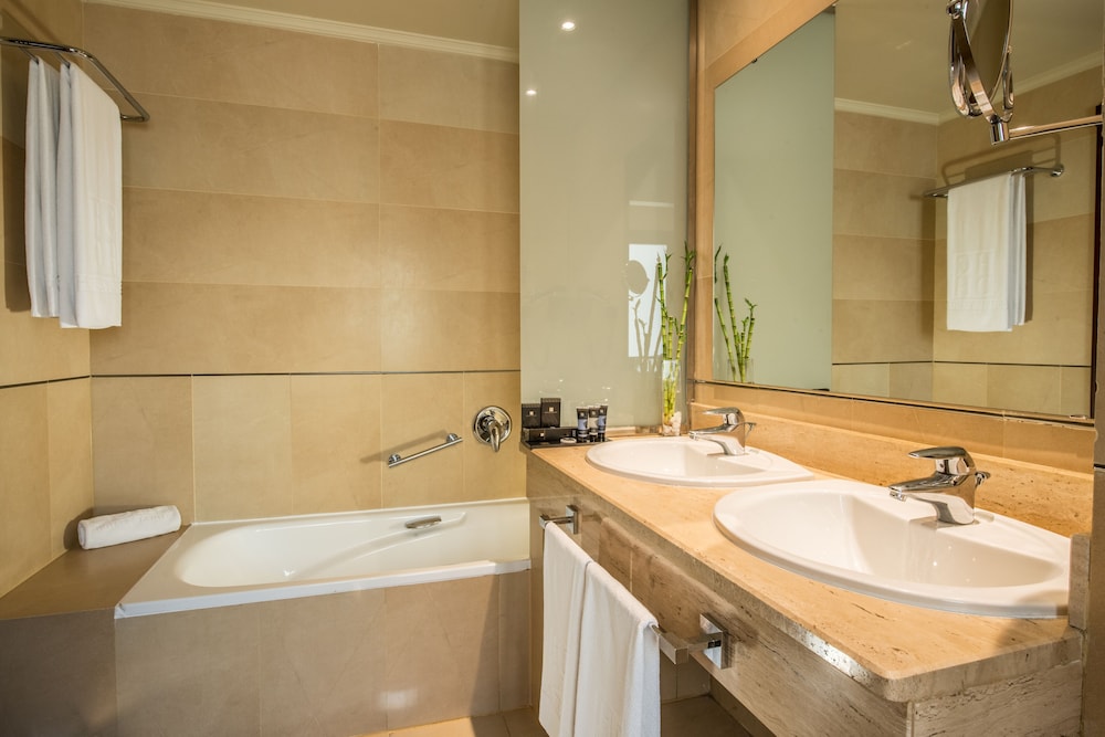 Double Room - Photo 7