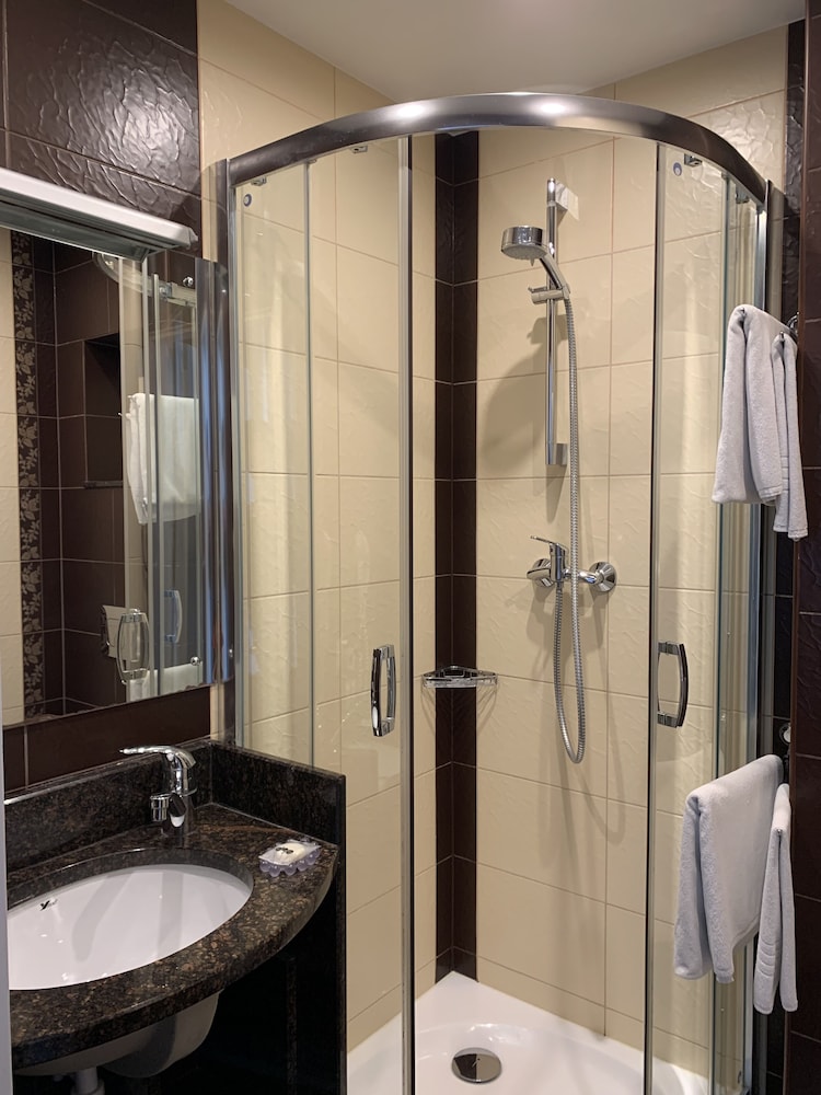 Standard Double Room - Photo 18