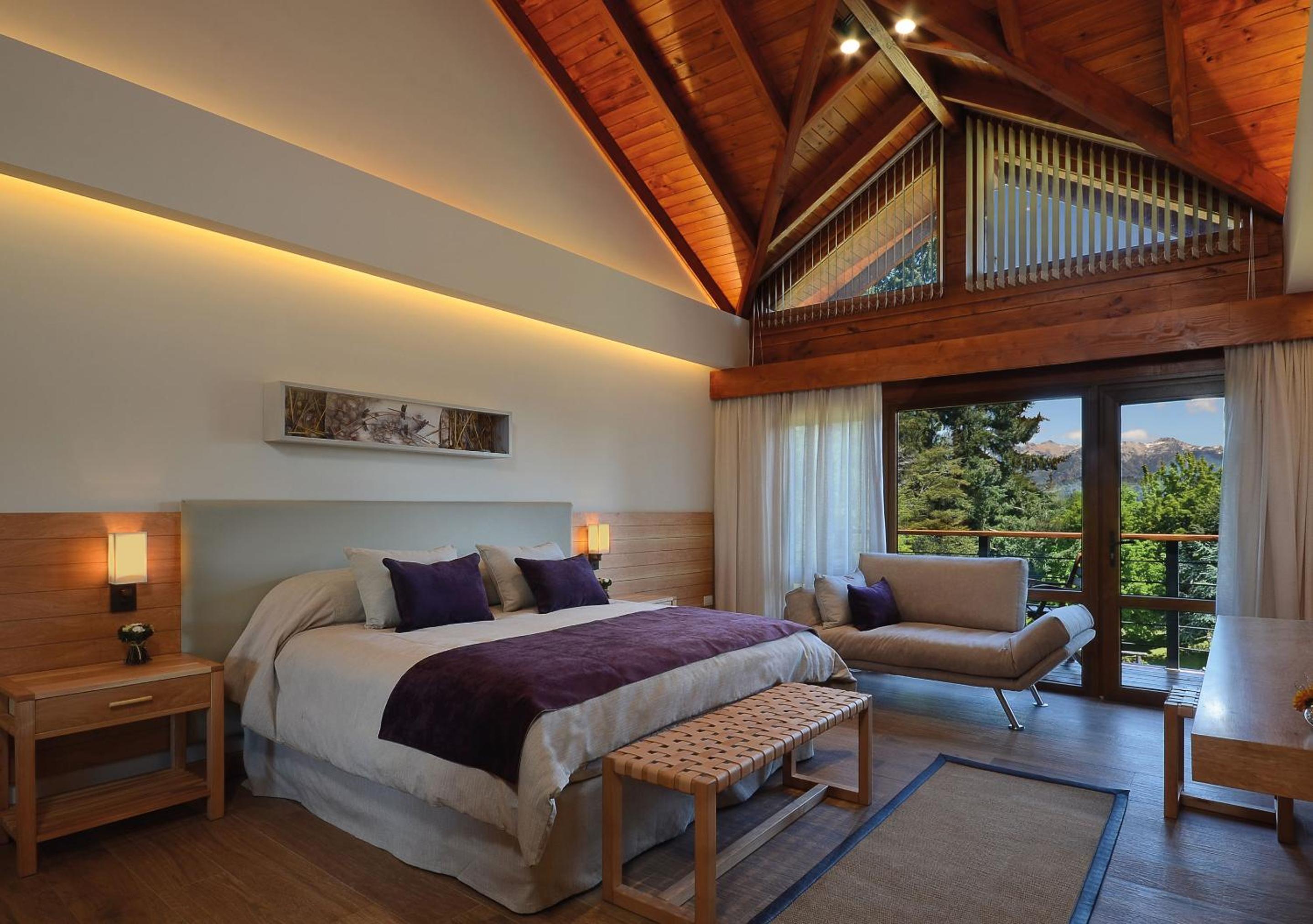 Deluxe Suite with Spa Bath