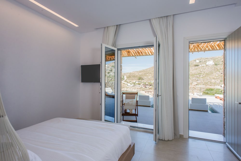 Junior Suite, Pool View
