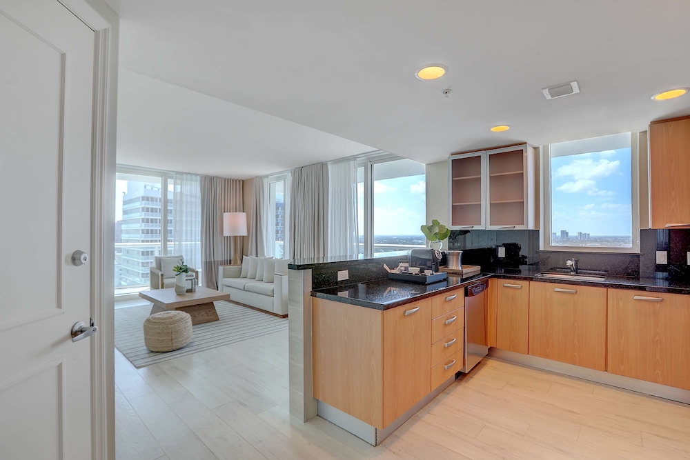 Suite, 1 King Bed, Accessible, Ocean View (Bathtub) - Photo 4