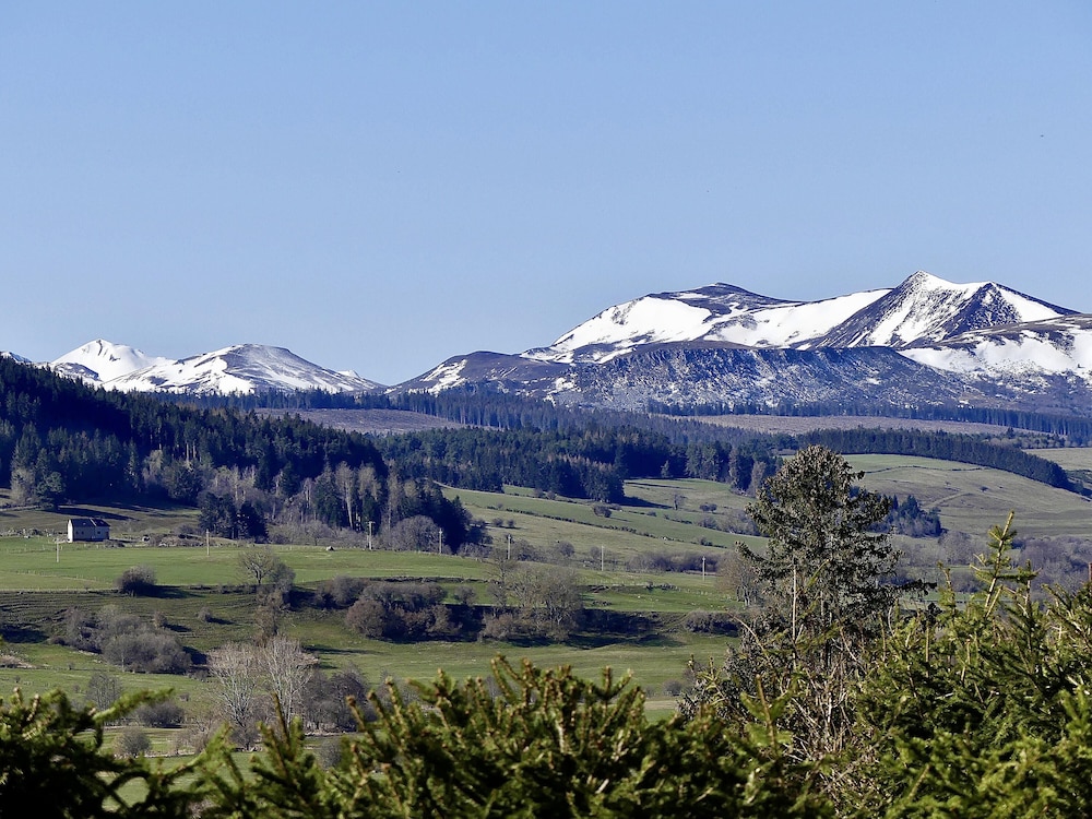 Premium Suite, 1 Queen Bed, Hot Tub, Mountain View - Photo 15
