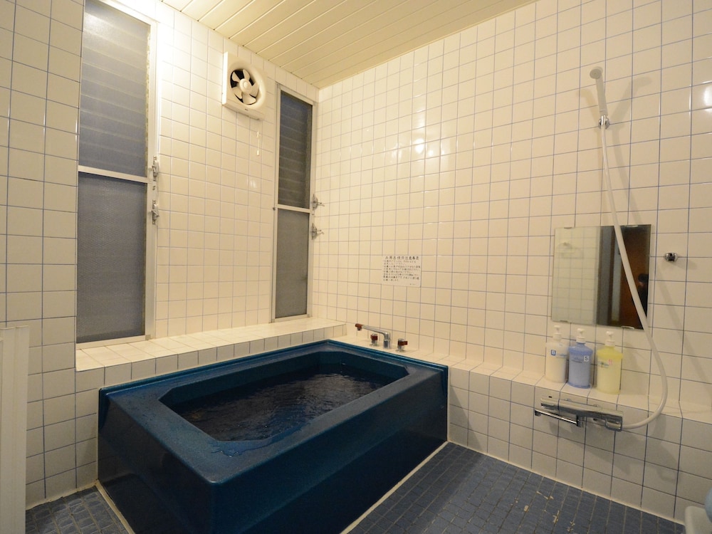 Forth Room, Shared Bath Room photo 1