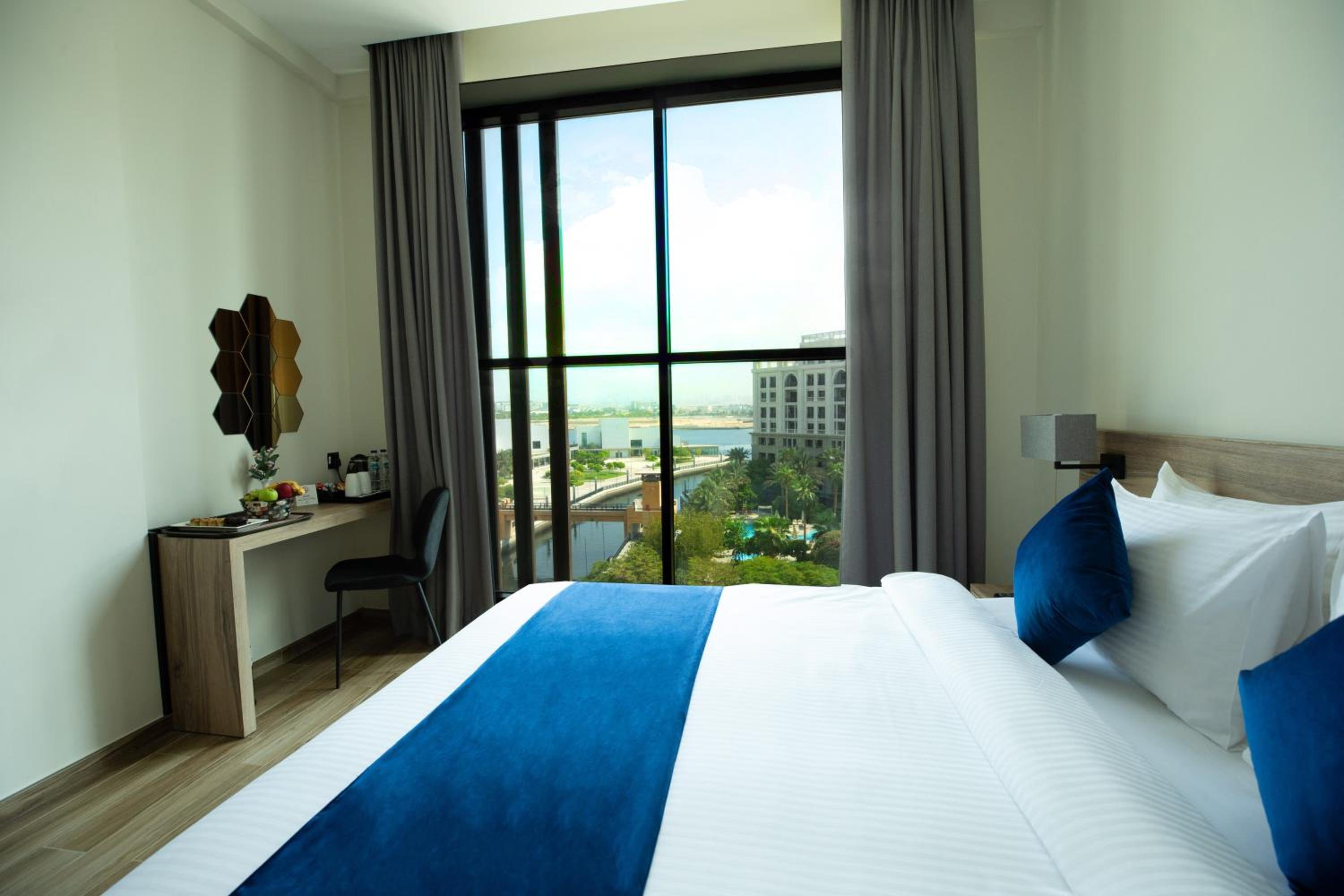 Deluxe Waterfront Room (Includes 25% Off F&B) photo 1
