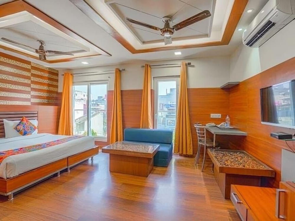 Superior Suite, City View
