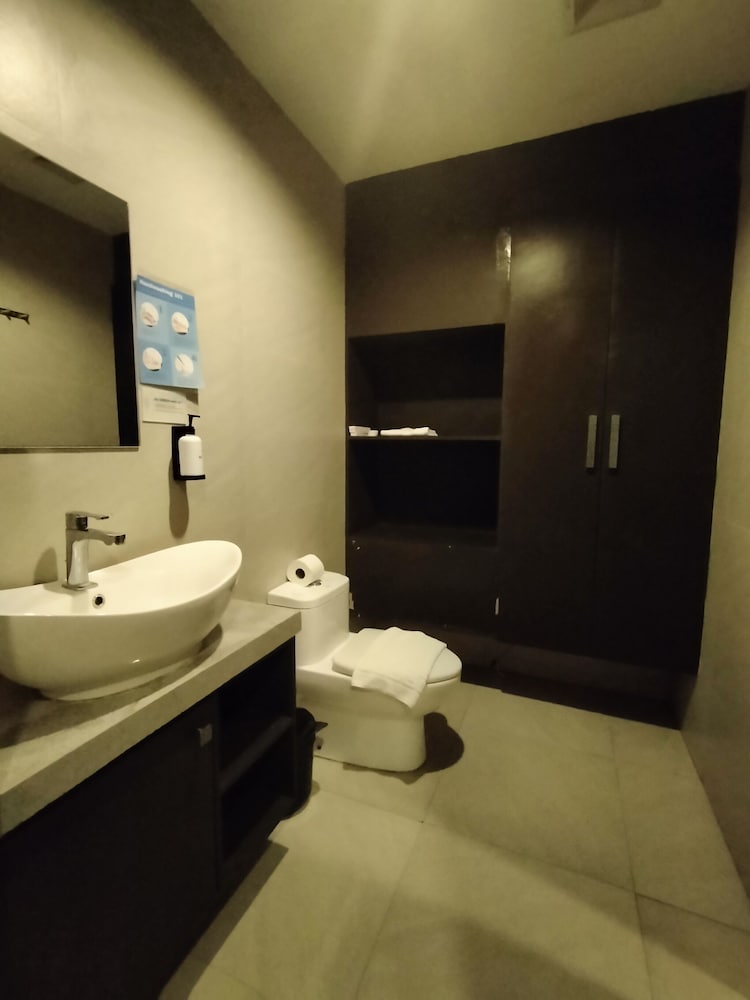 Deluxe Triple Room, 1 Bedroom, Balcony photo 3