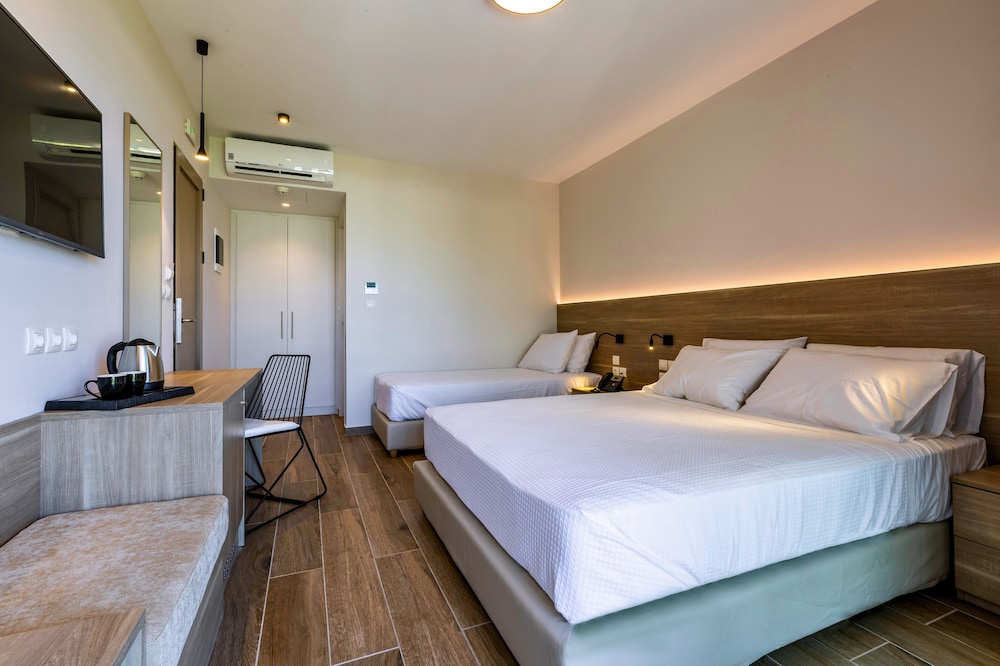 Triple Room with Garden View