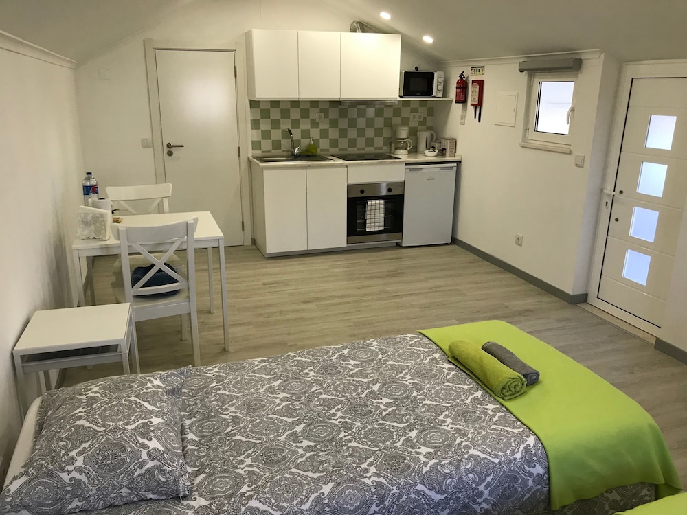 Economy Studio Suite, 1 Bedroom photo 2