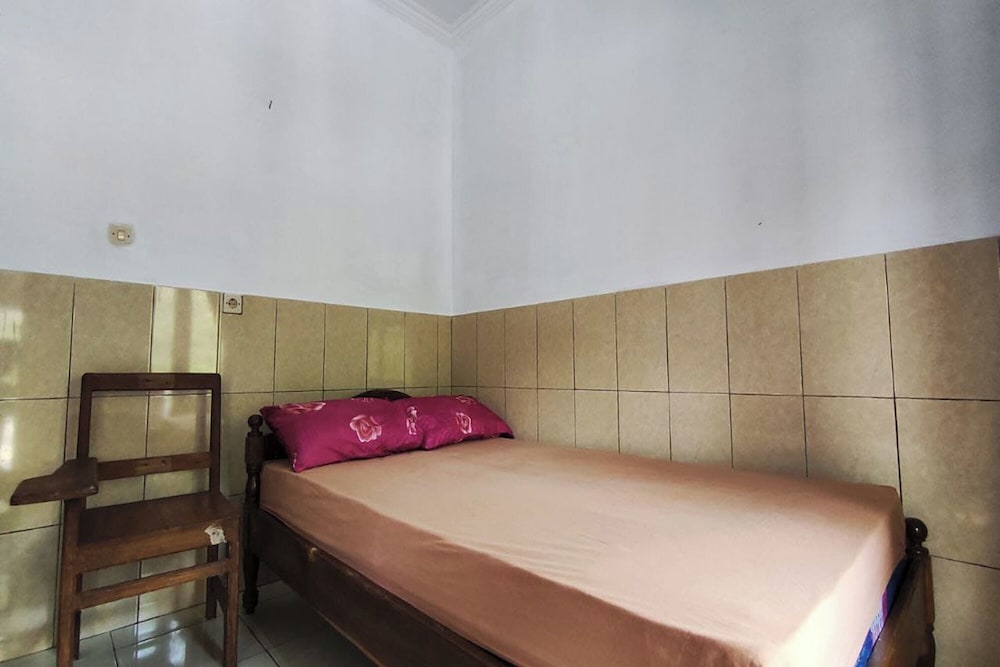 Economy Double Room photo 1