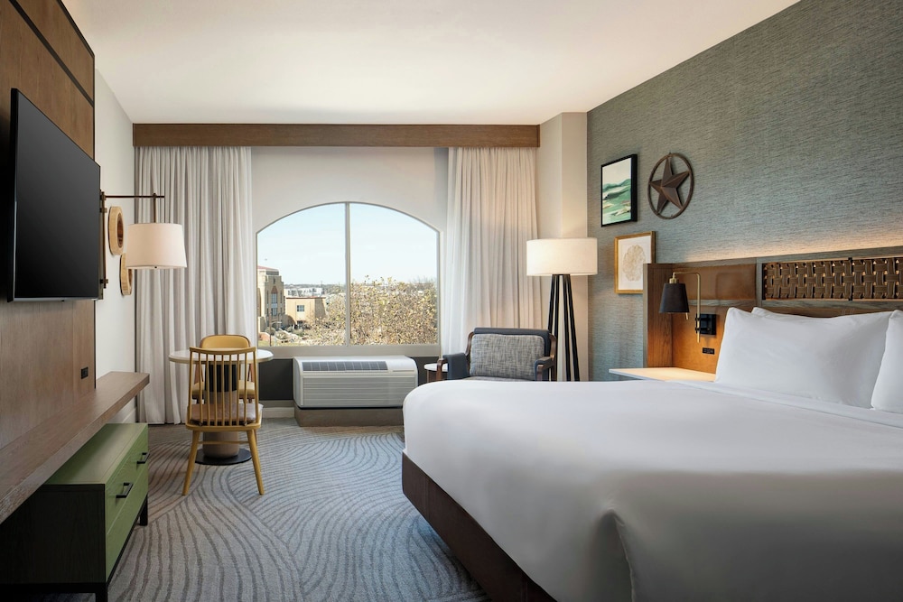 Standard Room, 1 King Bed photo 1