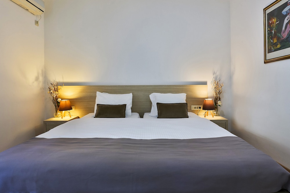 Classic Double or Twin Room photo 3