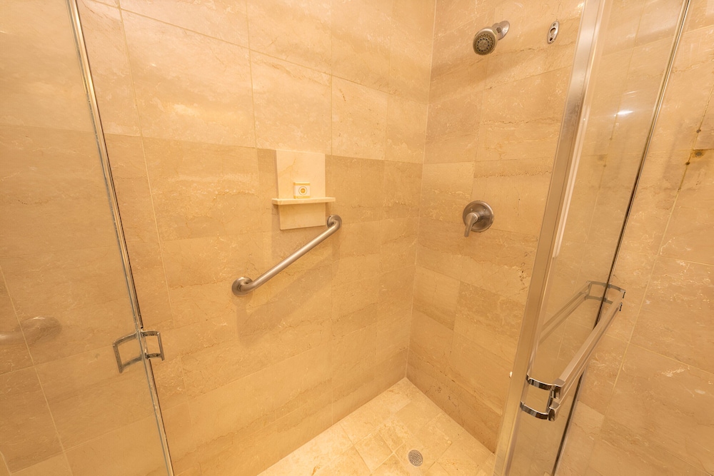 Room, 2 Double Beds, Non Smoking, Pool View - Photo 2